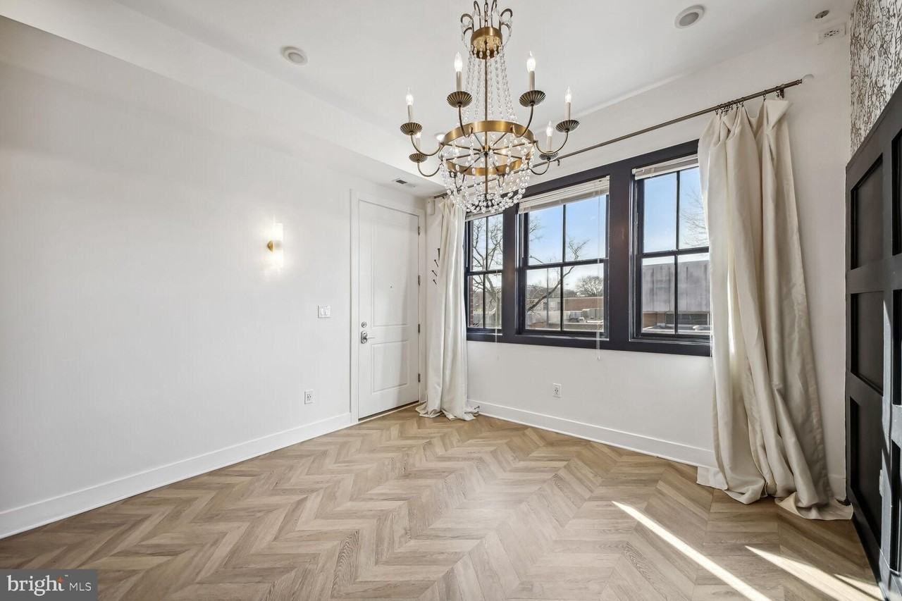 2012 D St Ne Apt 3 #3 - Photo 4 of 20