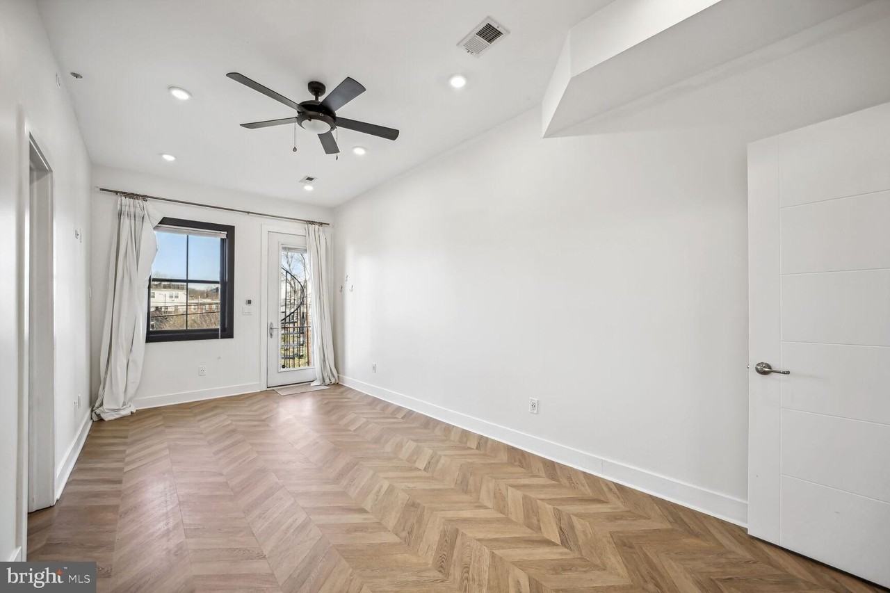 2012 D St Ne Apt 3 #3 - Photo 7 of 20