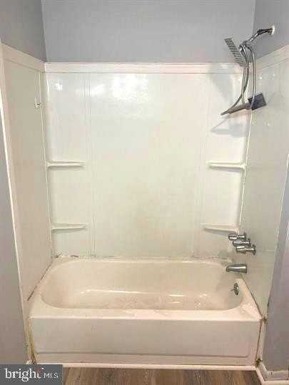 110 Washington St - Photo 4 of 12