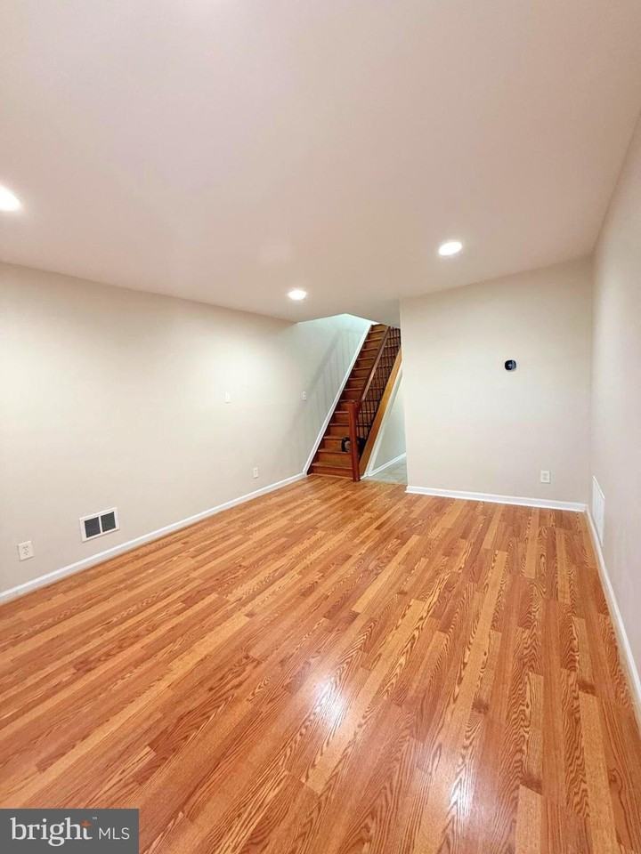 549 Mosher St - Photo 7 of 42