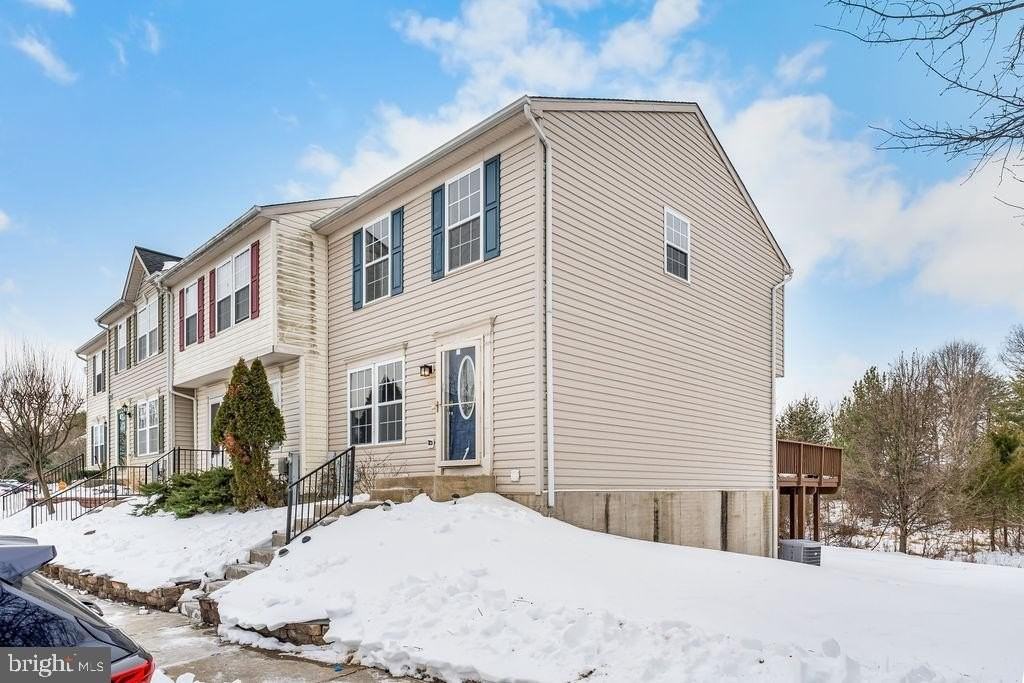 7711 Cornerstone Way - Photo 3 of 33