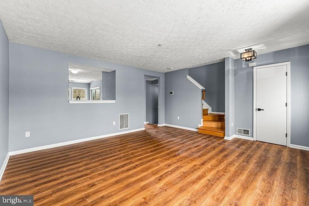 7711 Cornerstone Way - Photo 5 of 33