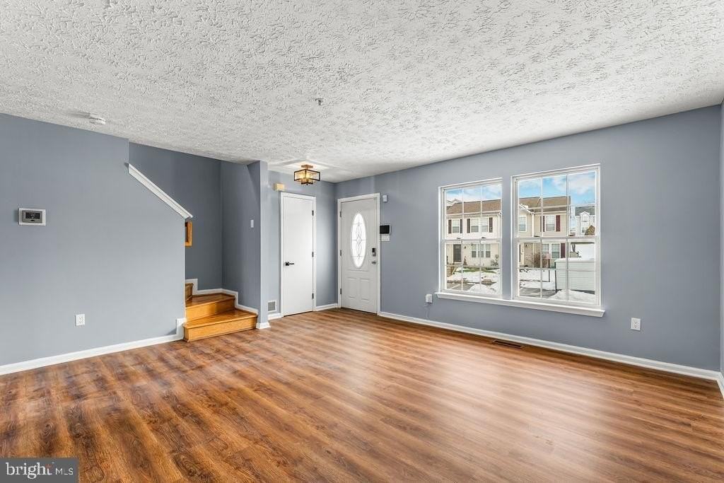 7711 Cornerstone Way - Photo 6 of 33