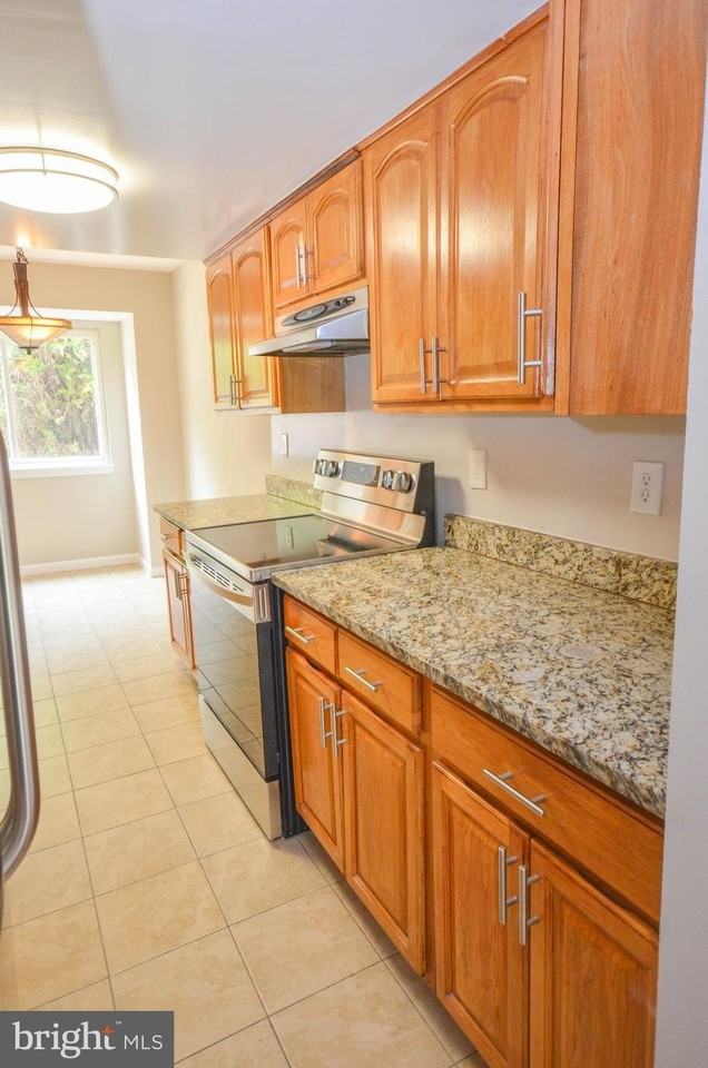 19404 Transhire Rd - Photo 7 of 32