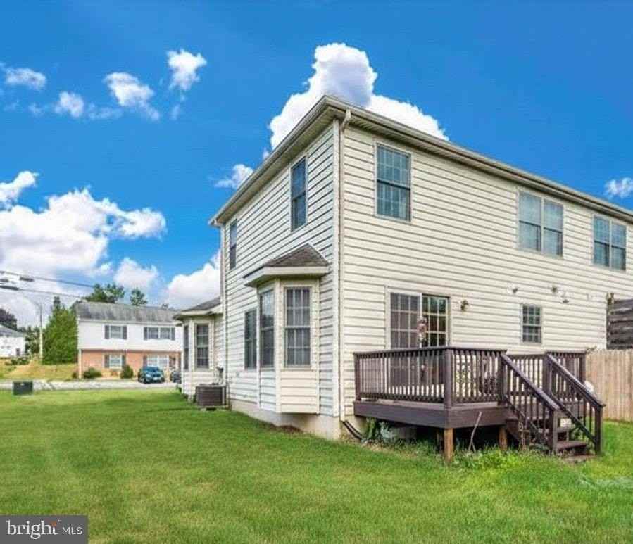 13908 Greenfield Ave - Photo 6 of 11