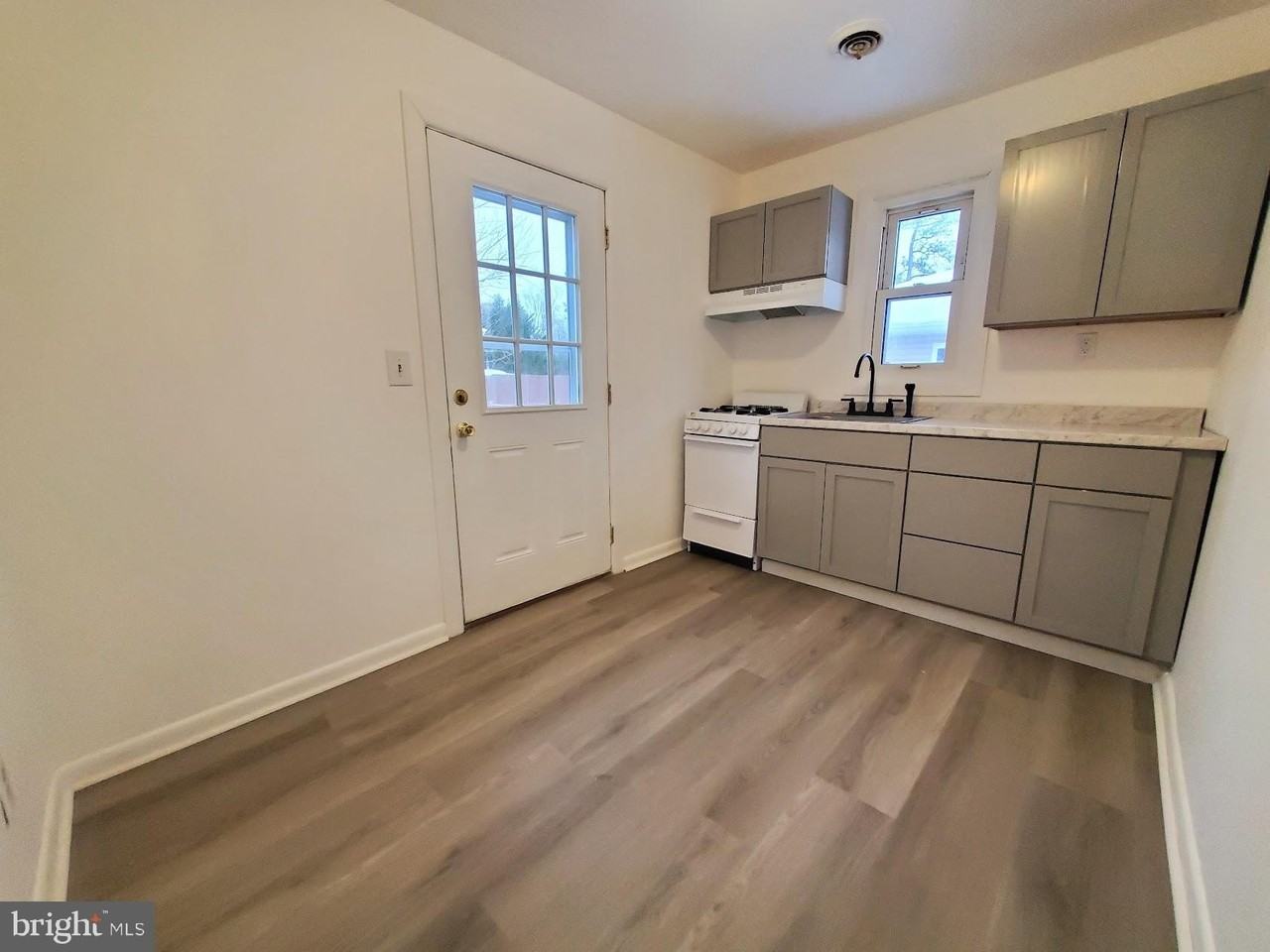 72 Peony St - Photo 2 of 8