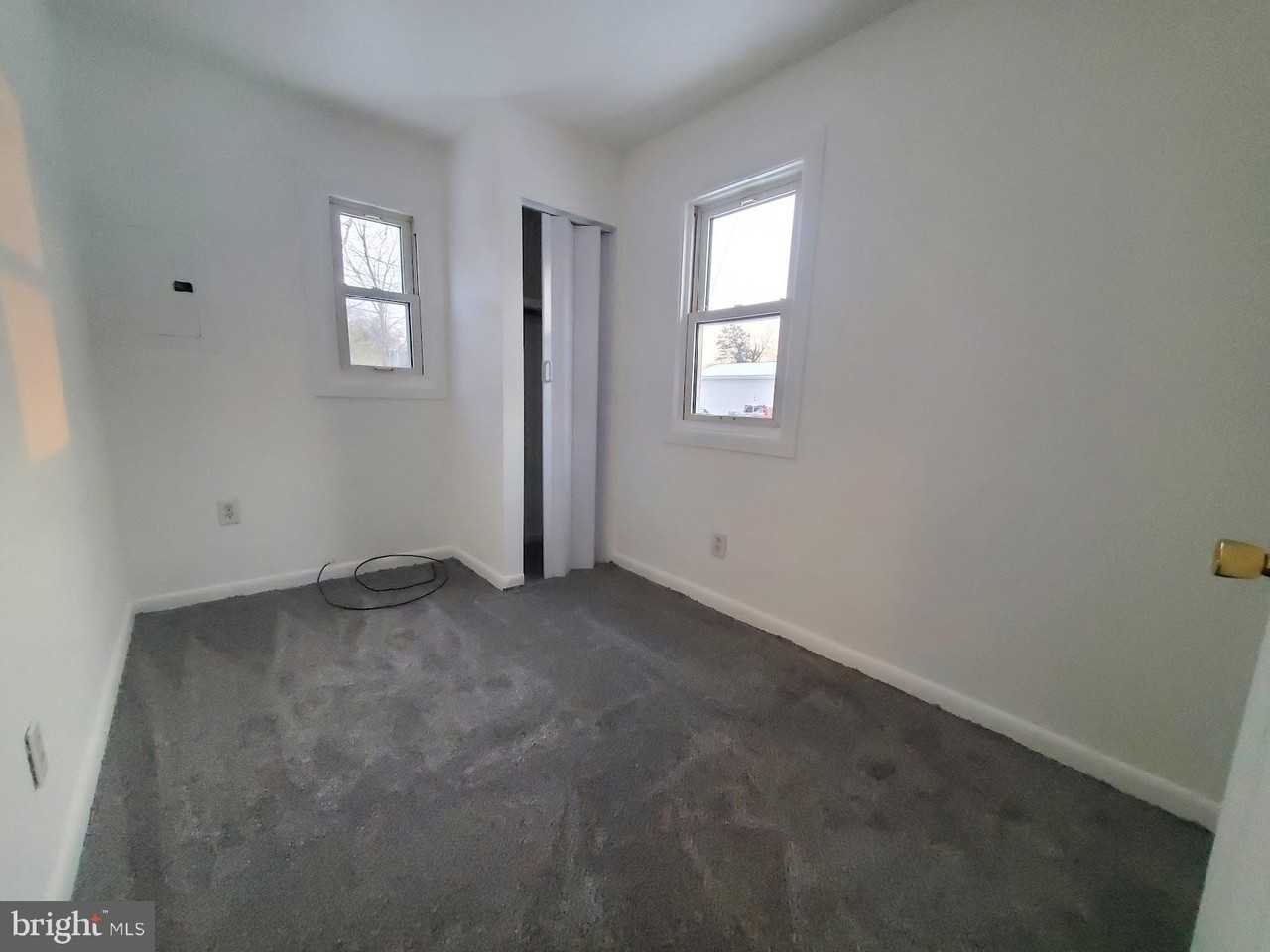 72 Peony St - Photo 4 of 8