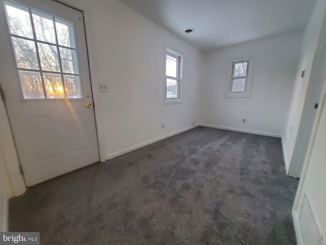 72 Peony St - Photo 5 of 8