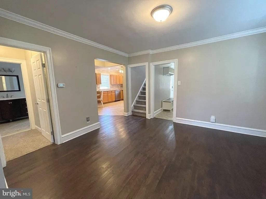 2249 W Walnut St - Photo 7 of 28