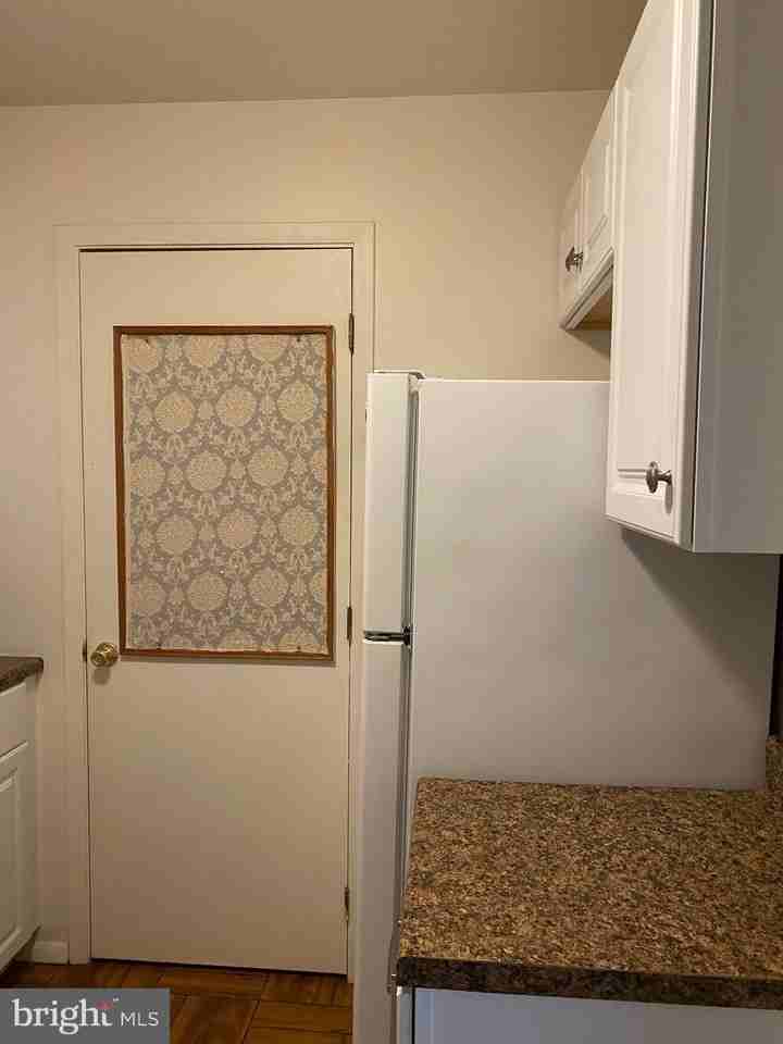 2715 Adams Ct - Photo 7 of 17