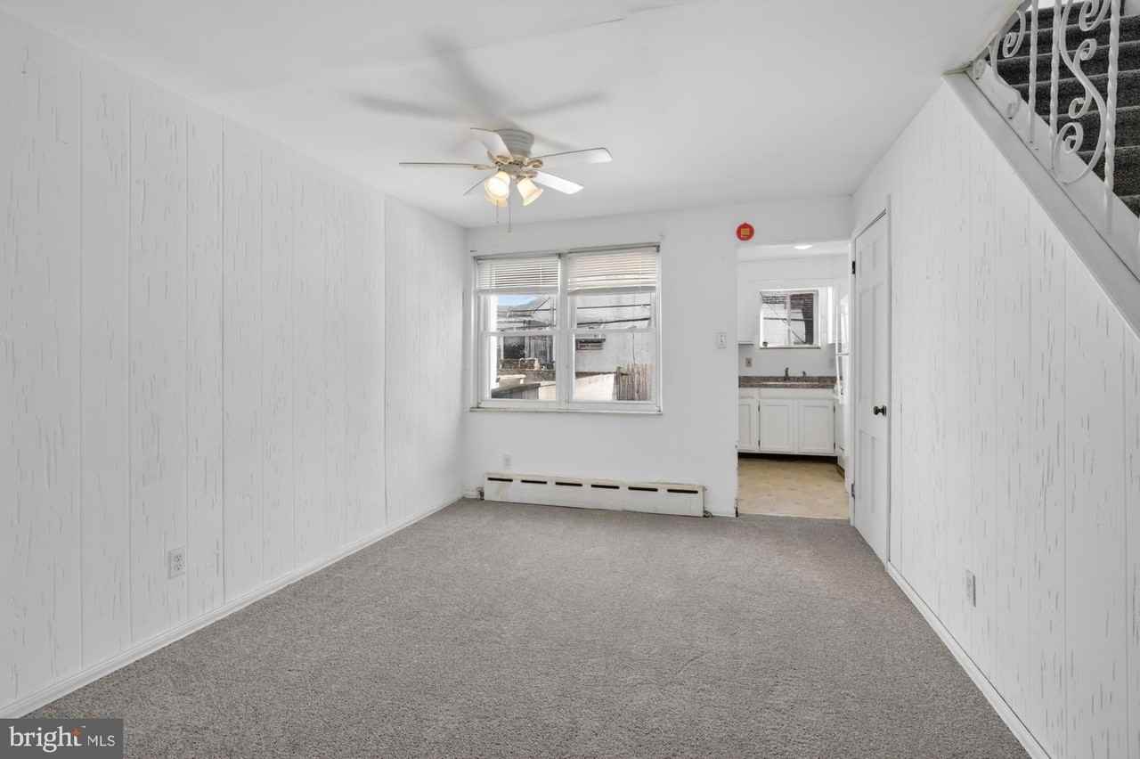 1617 S Newkirk St - Photo 4 of 22