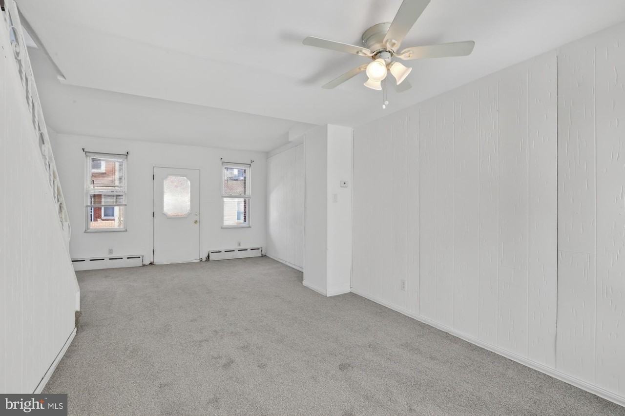 1617 S Newkirk St - Photo 6 of 22