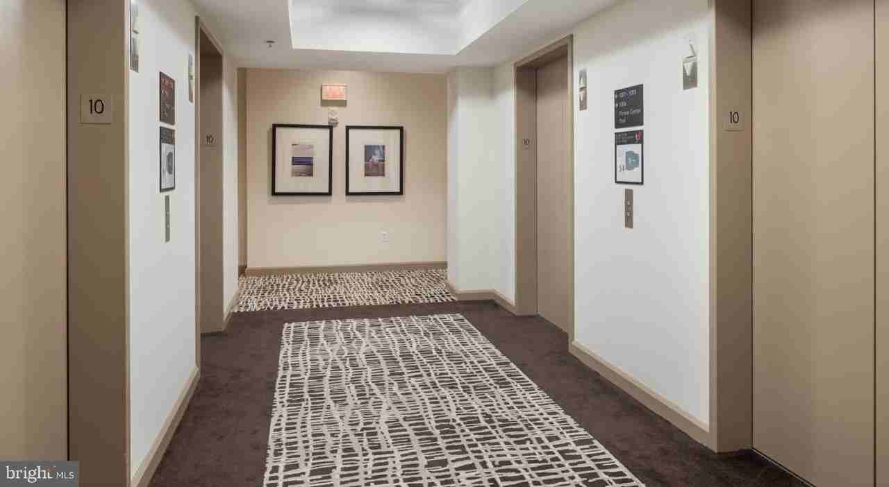 204 W Washington Sq Unit 2002 #2002 - Photo 6 of 19