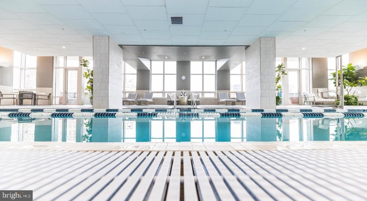 204 W Washington Sq Unit 2002 #2002 - Photo 7 of 19