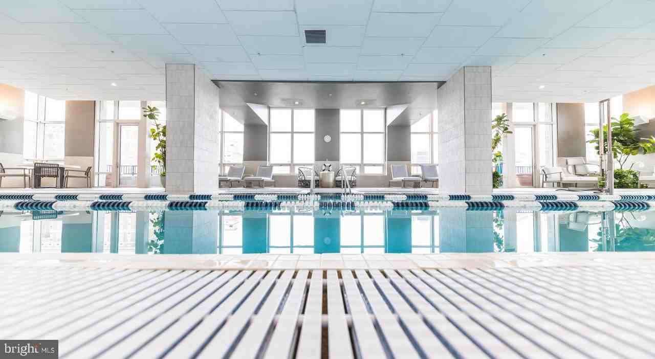 206 W Washington Sq Unit 1908 #1908 - Photo 7 of 19