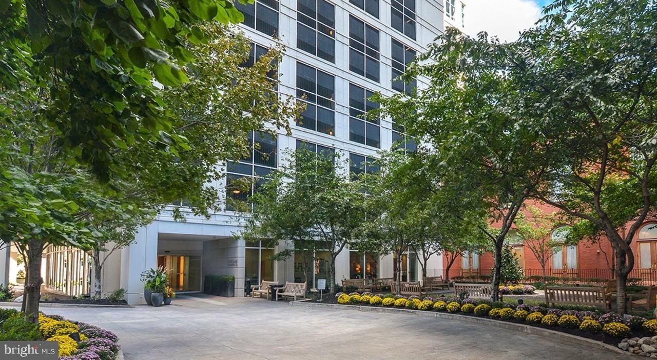 204 W Washington Sq Unit 1802 #1802 - Photo 3 of 19