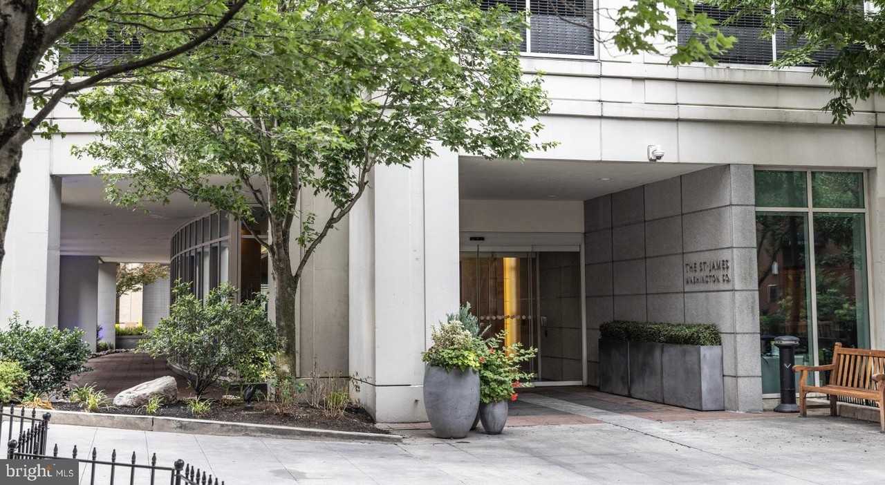 204 W Washington Sq Unit 1802 #1802 - Photo 4 of 19