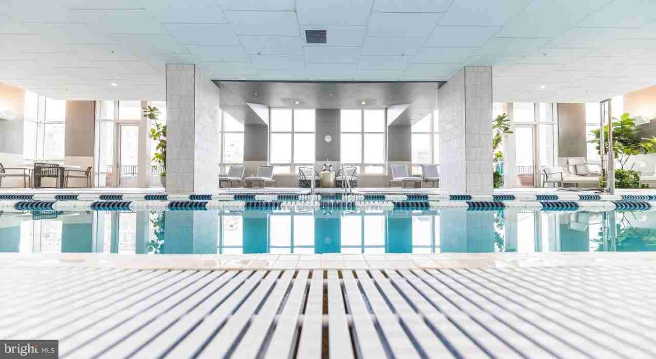 204 W Washington Sq Unit 1802 #1802 - Photo 7 of 19