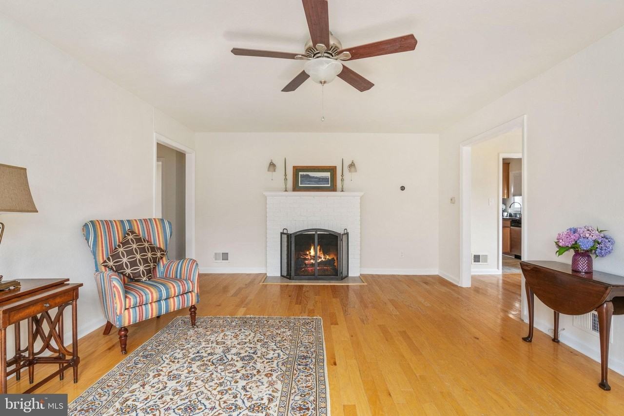 611 Bunker Hill St - Photo 5 of 19