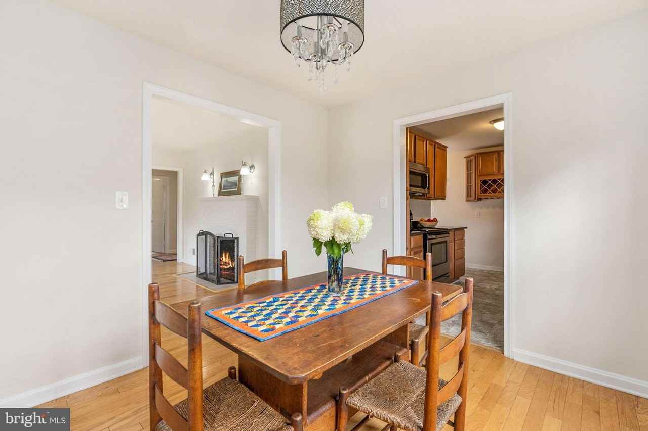 611 Bunker Hill St - Photo 7 of 19