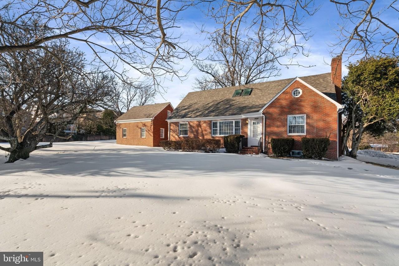 1688 Chain Bridge Rd - Photo 2 of 4