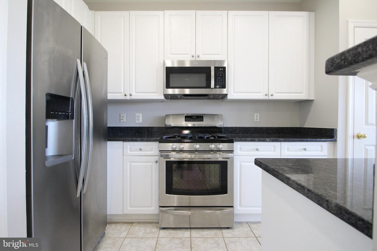 2651 Park Tower Dr Apt 302 #302 - Photo 4 of 23