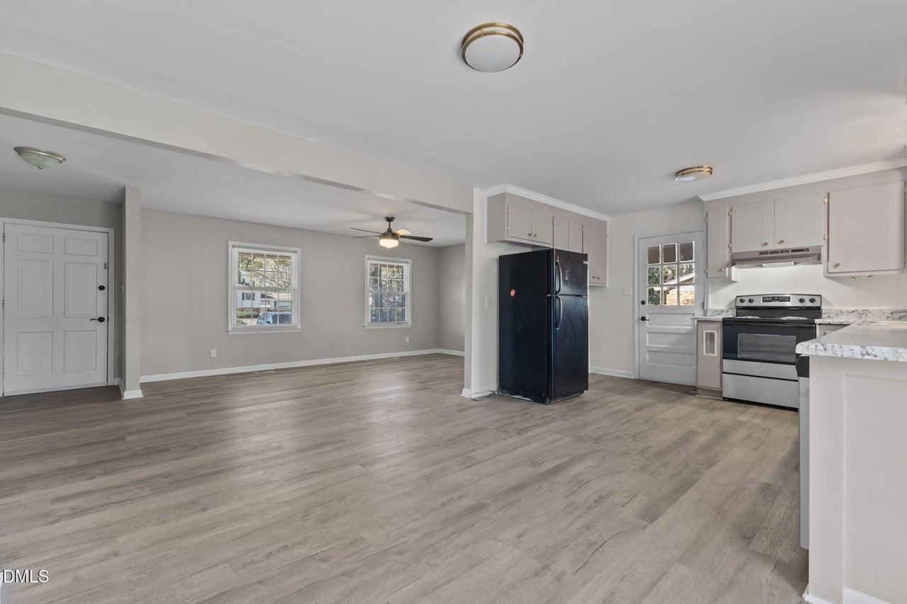 329 S Mcpherson Church Rd - Photo 6 of 30