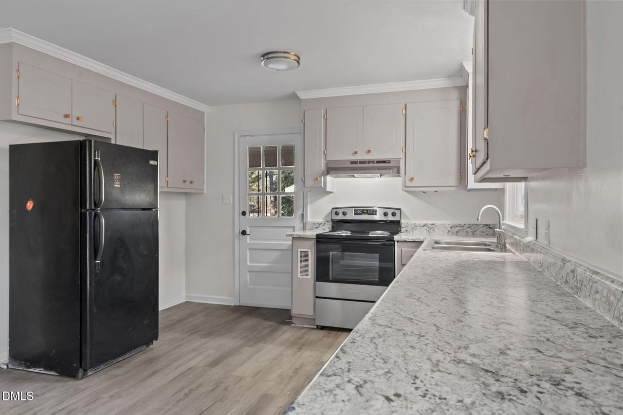 329 S Mcpherson Church Rd - Photo 7 of 30