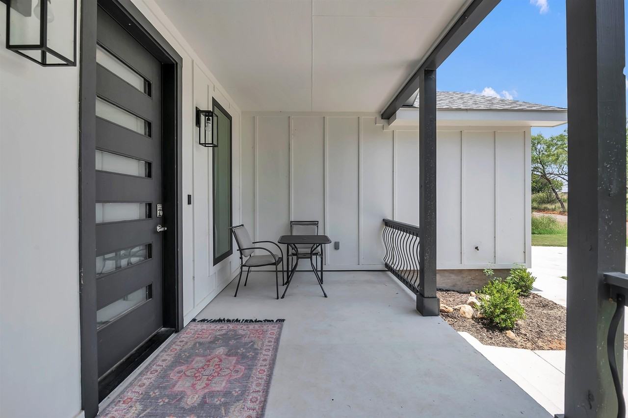 832 Fir Ln - Photo 3 of 30