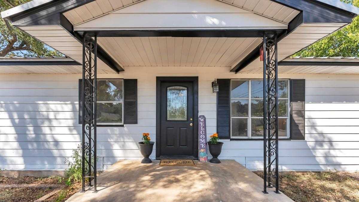 206 5th St - Photo 2 of 22