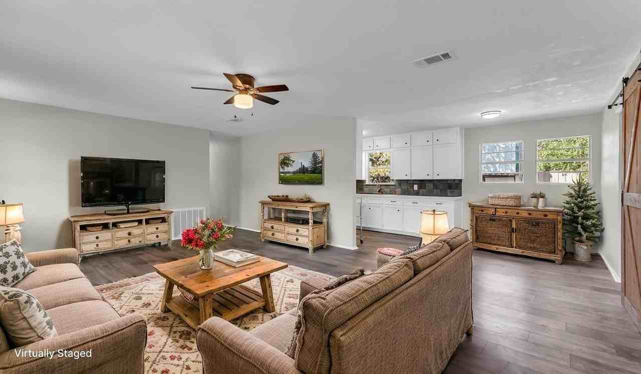 206 5th St - Photo 4 of 22