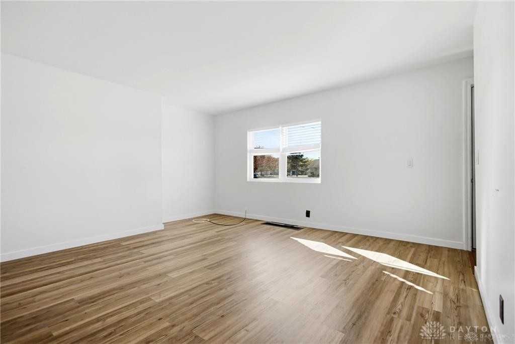 2512 Harshman Rd - Photo 5 of 40