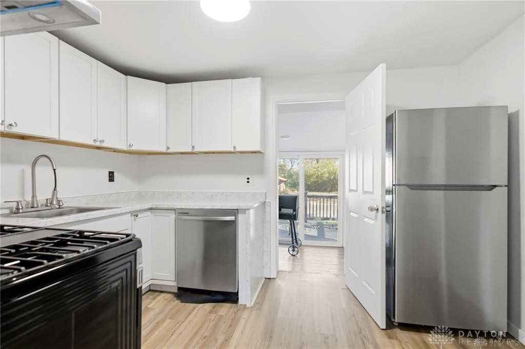 2512 Harshman Rd - Photo 7 of 40