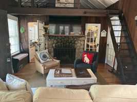 featured image of 3 Foxglove Dr