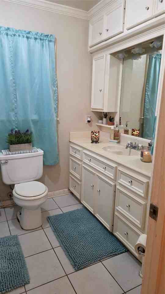 5234 Mulford St - Photo 5 of 6
