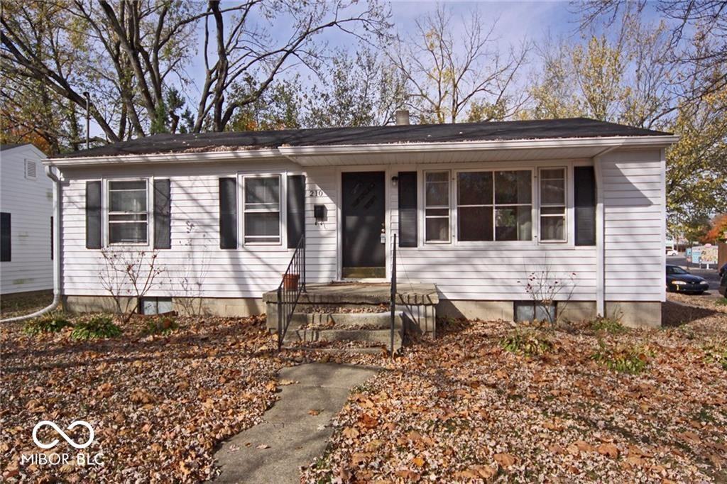 210 W Sycamore St - Photo 2 of 19