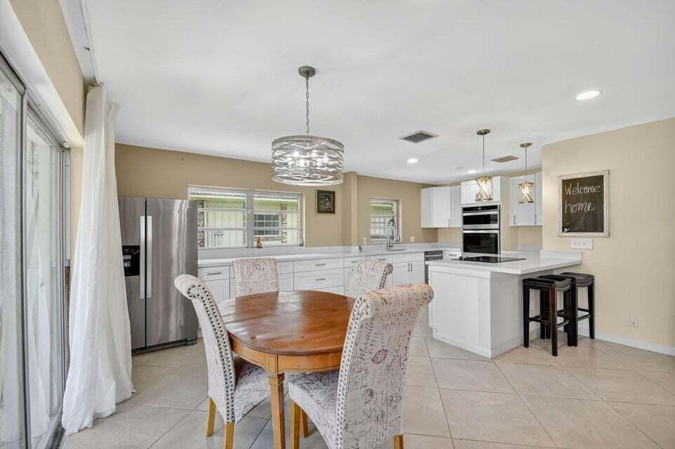324 Orange Tree Dr - Photo 6 of 28