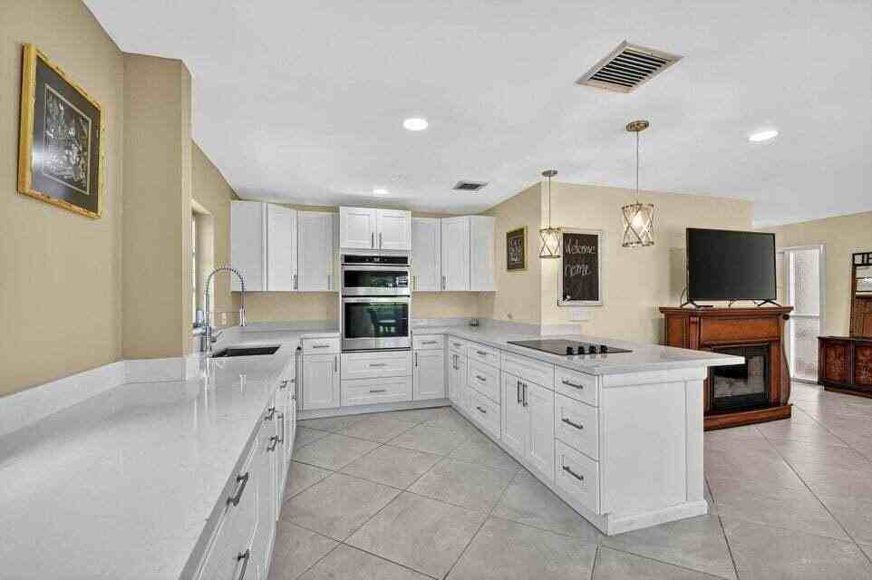 324 Orange Tree Dr - Photo 7 of 28