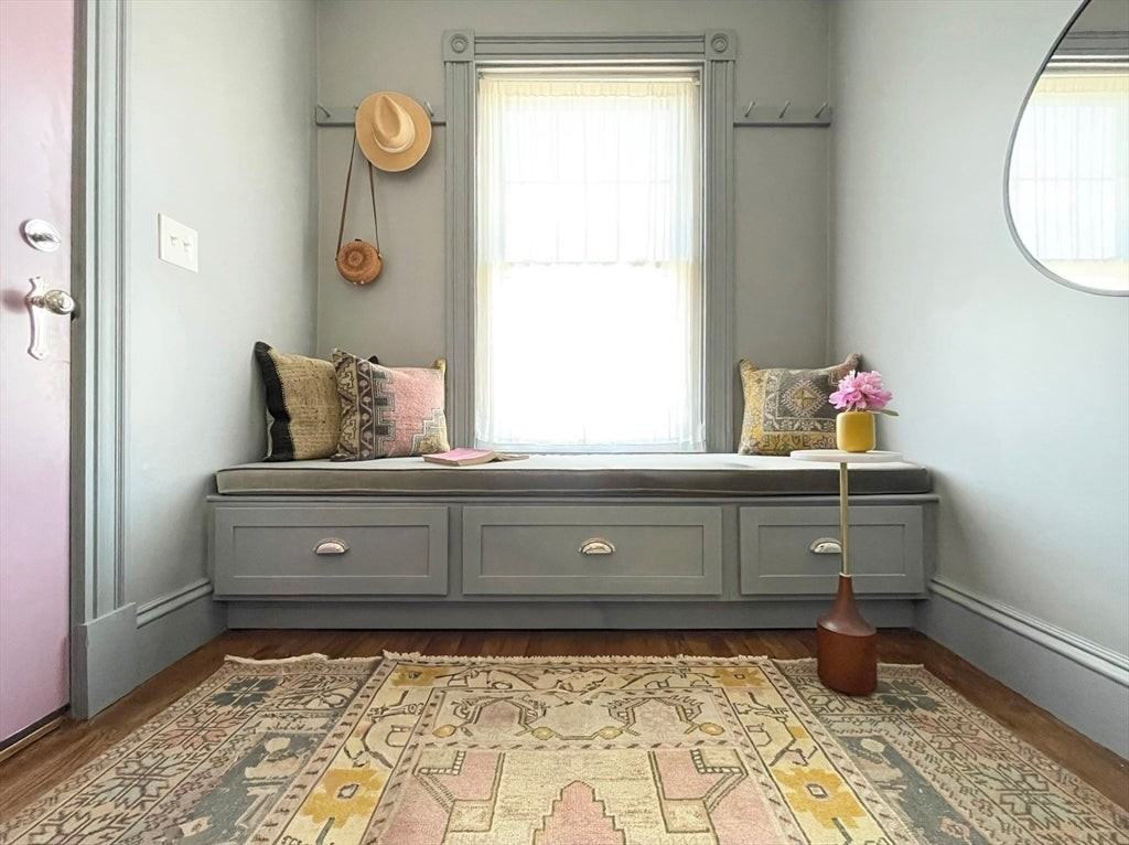 198 Byron St - Photo 2 of 18