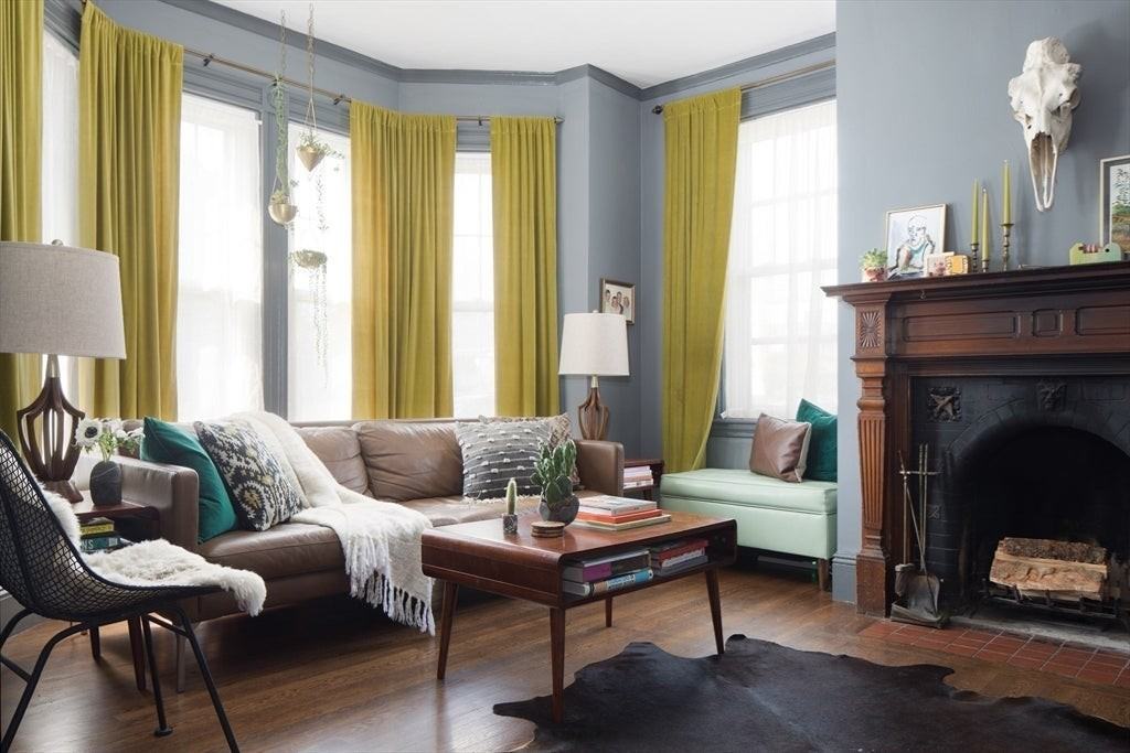 198 Byron St - Photo 3 of 18