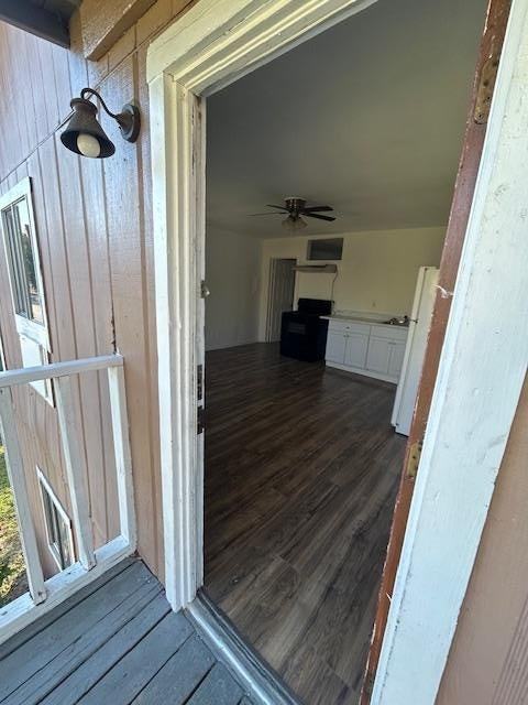 211 W Washington St - Photo 5 of 7