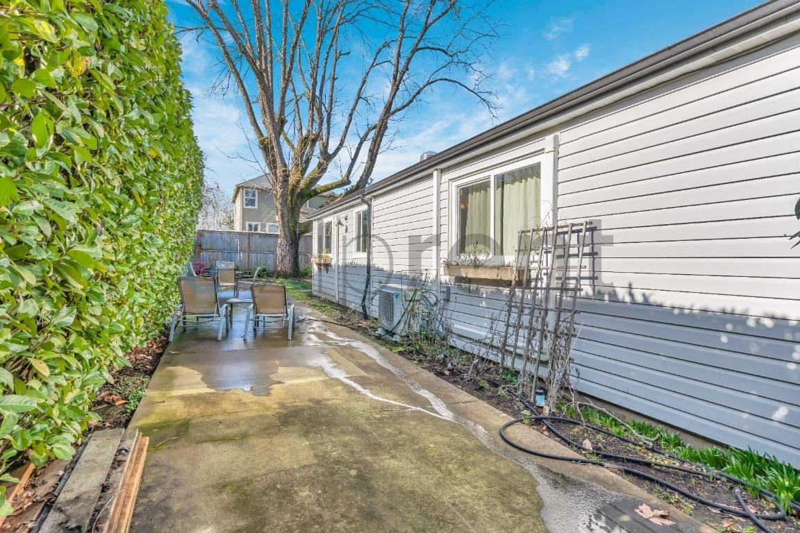 6035 Ne 17th Ave - Photo 5 of 28