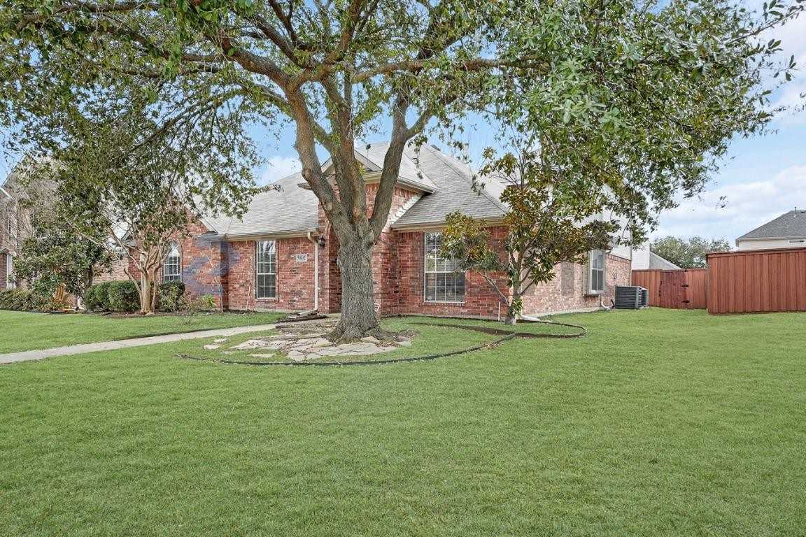 5802 Edinburg Dr - Photo 2 of 29