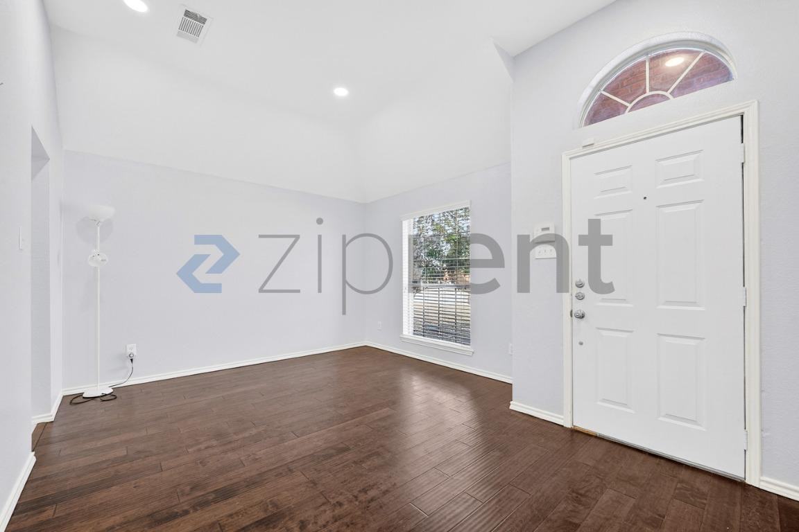 5802 Edinburg Dr - Photo 5 of 29