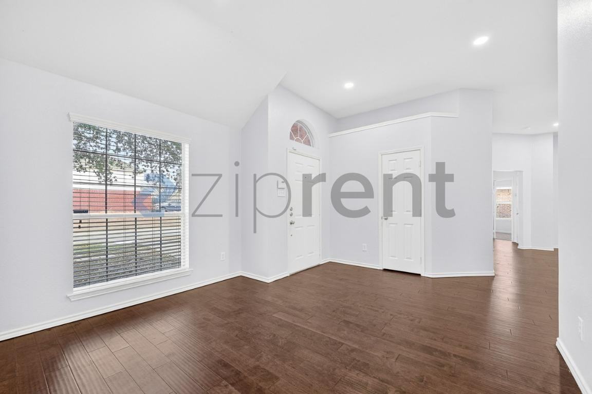 5802 Edinburg Dr - Photo 6 of 29