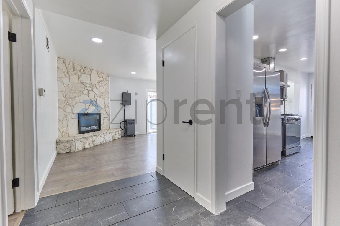 1410 Central Ave - Photo 3 of 24