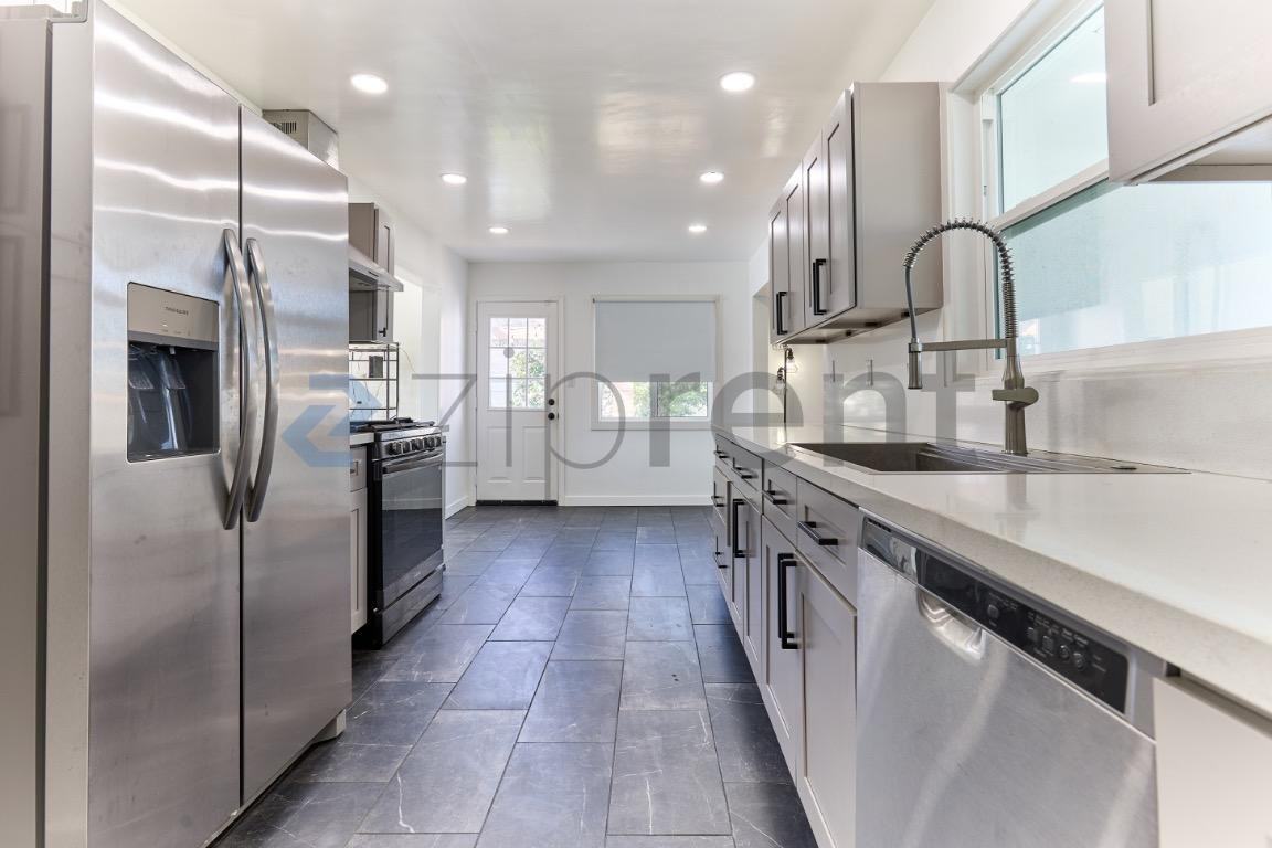 1410 Central Ave - Photo 4 of 24