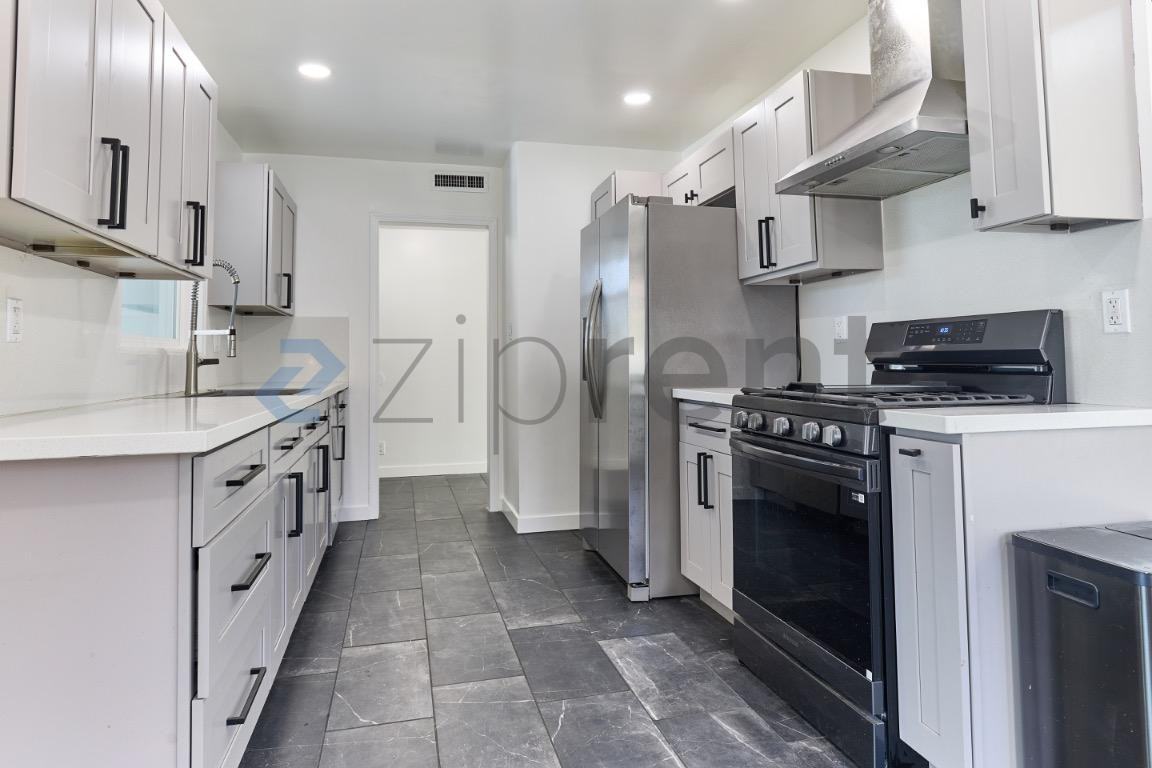 1410 Central Ave - Photo 5 of 24