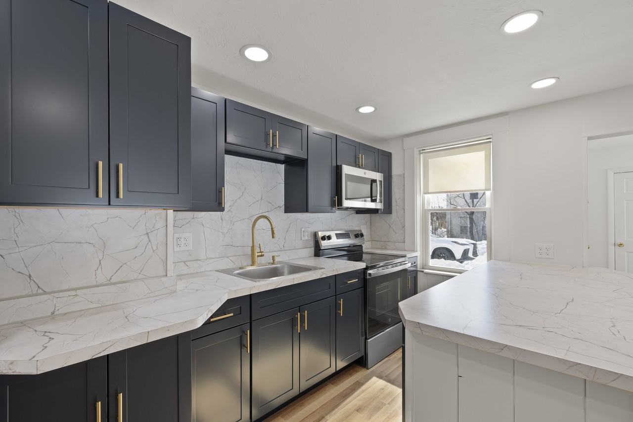 122 Union St #B - Photo 2 of 21