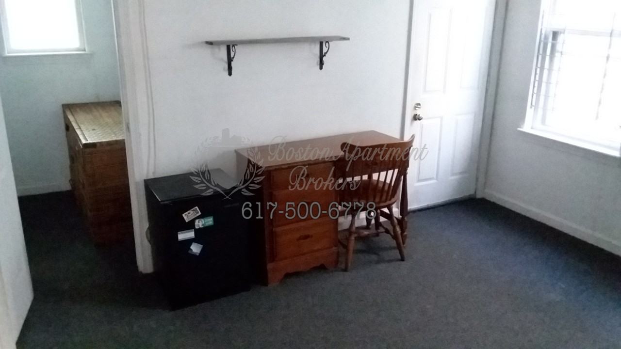 29 Haskell St #1 - Photo 4 of 10